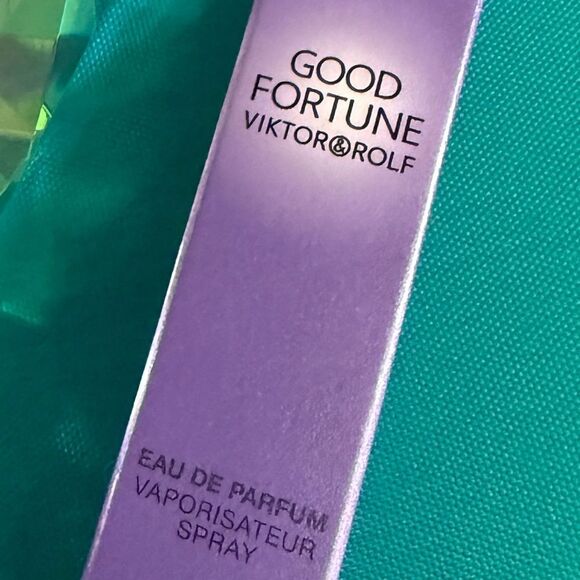 Viktor & Rolf Good Fortune Eau de Parfum – Travel Spray 10ml - Picture 5 of 17